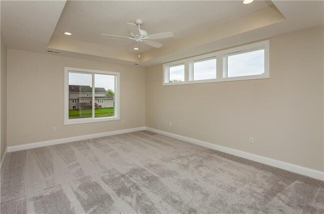 Building Photo - 403 NW Reinhart Dr