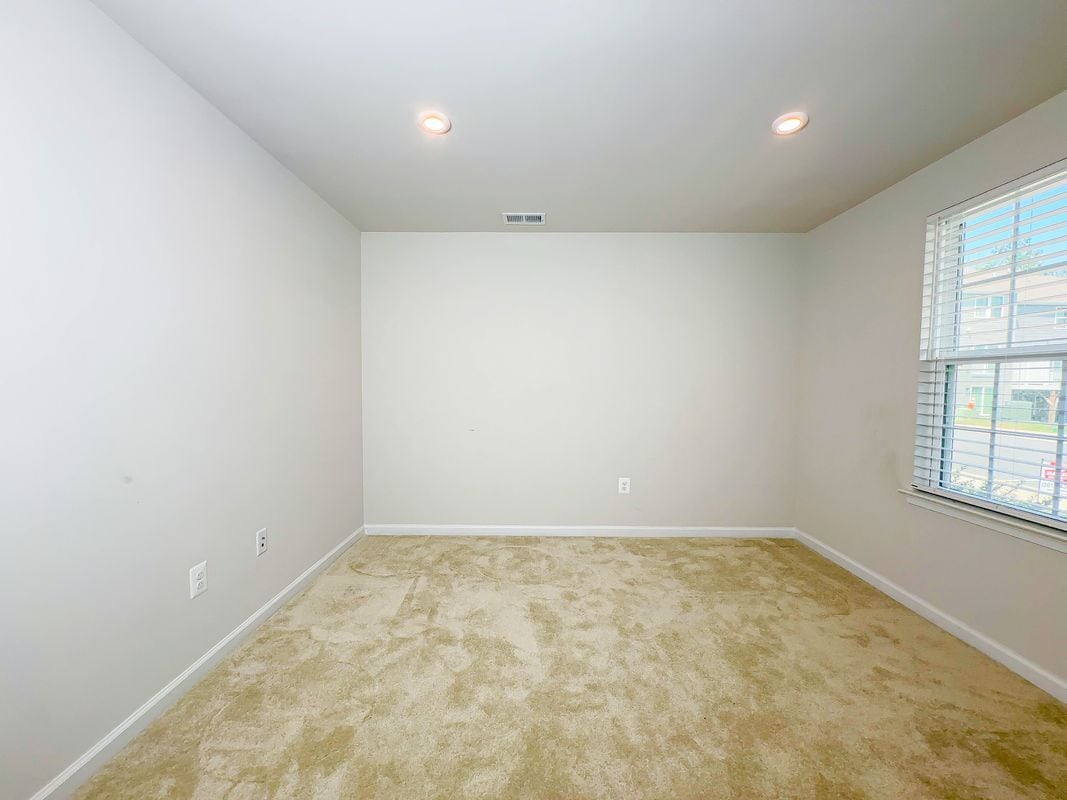 Building Photo - 72 Caswell Dr