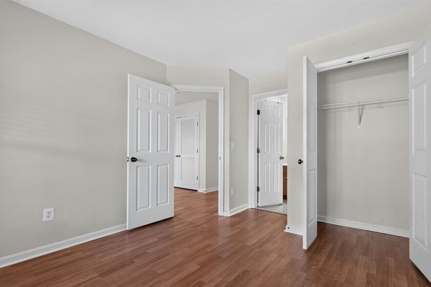 Building Photo - 2347 Battery Hill Cir