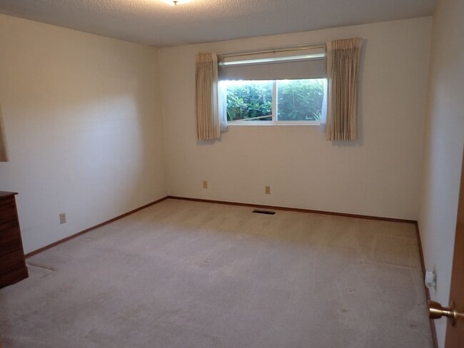 Building Photo - Great Puyallup Valley Rambler