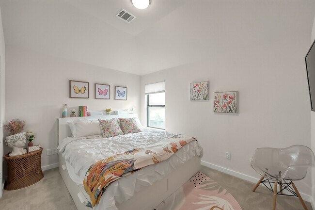 Building Photo - 6718 Waxbill Rd