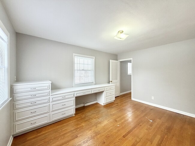 Building Photo - 2431 Blarney Stone Dr