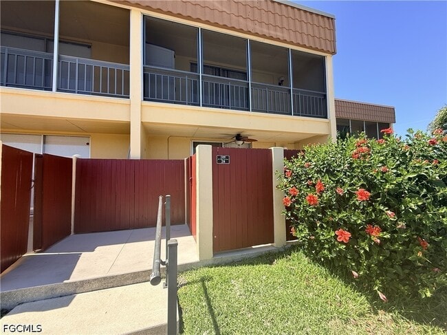 Building Photo - 1608 SE 28th Terrace