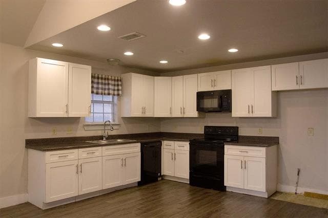 Building Photo - 907 Meriott St