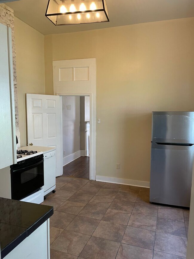 Building Photo - 2BD/1BA in Bayou St John