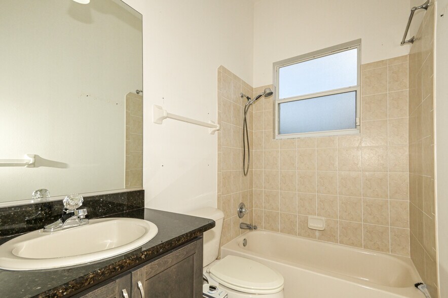 Guest Bathroom - 1896 N Ravenwood Pt