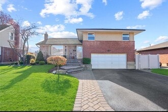 Building Photo - 29 Birchwood Park Dr