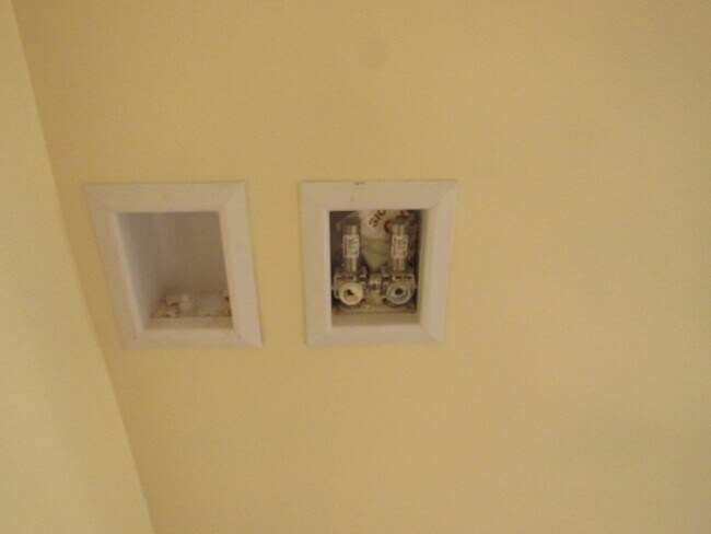 Building Photo - 57 Clover Street