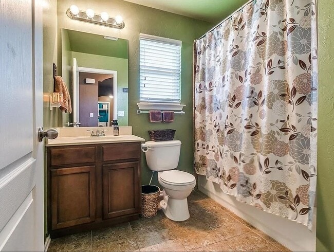 Building Photo - AVAILABLE NOW -  $500 Off First Month | 4-Bed Home in the Heart of Mustang | Storm Shelter & Mode...