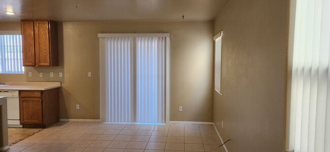 Building Photo - Condo in Gated Genevieve Court