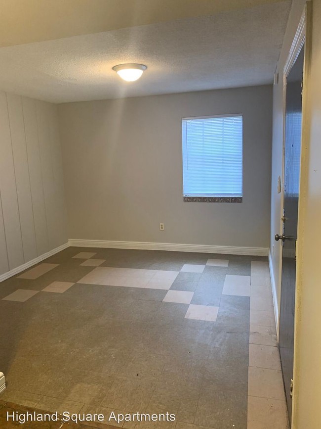 Building Photo - 921 Vermillion Square