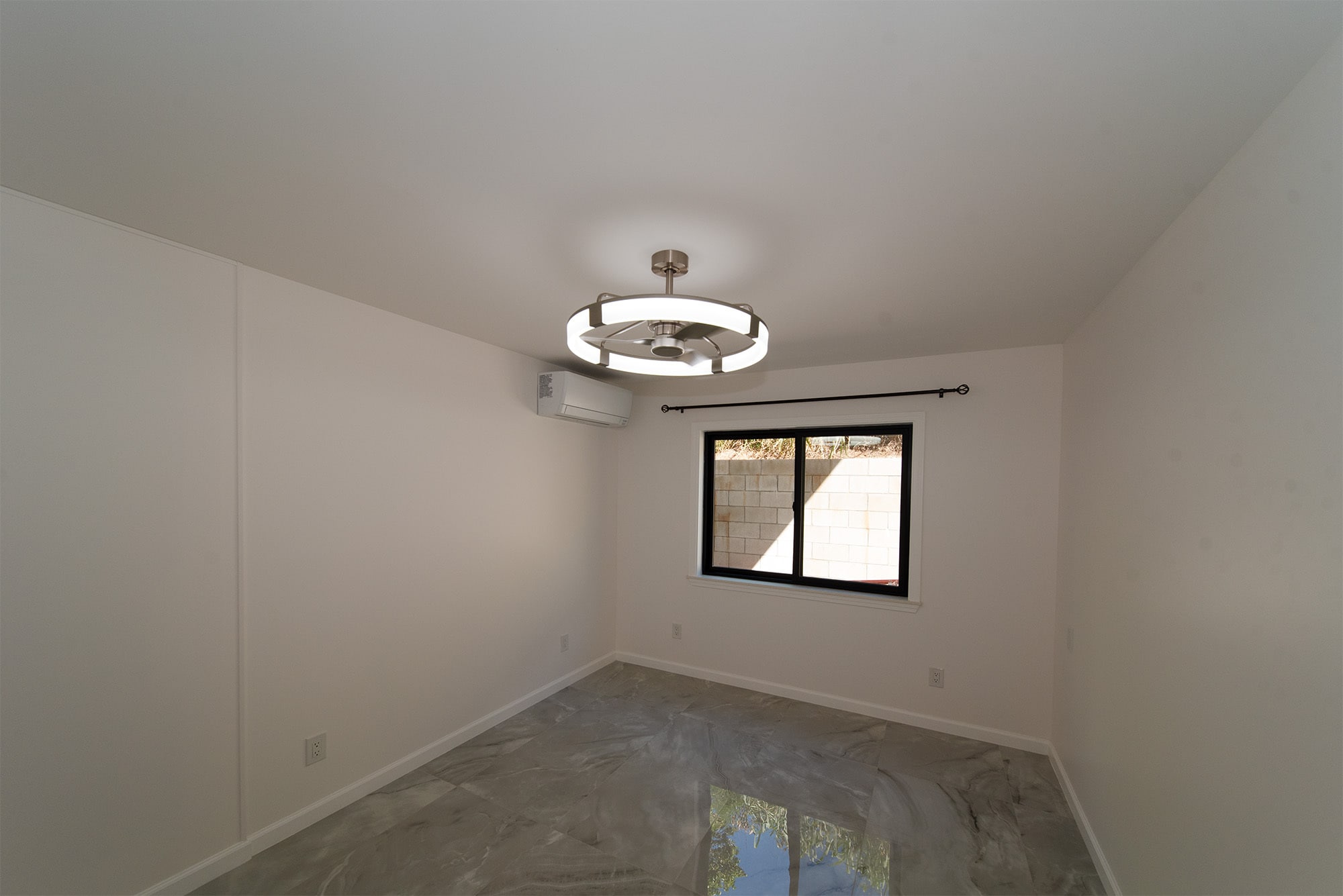 Building Photo - 355 Hoomalu St
