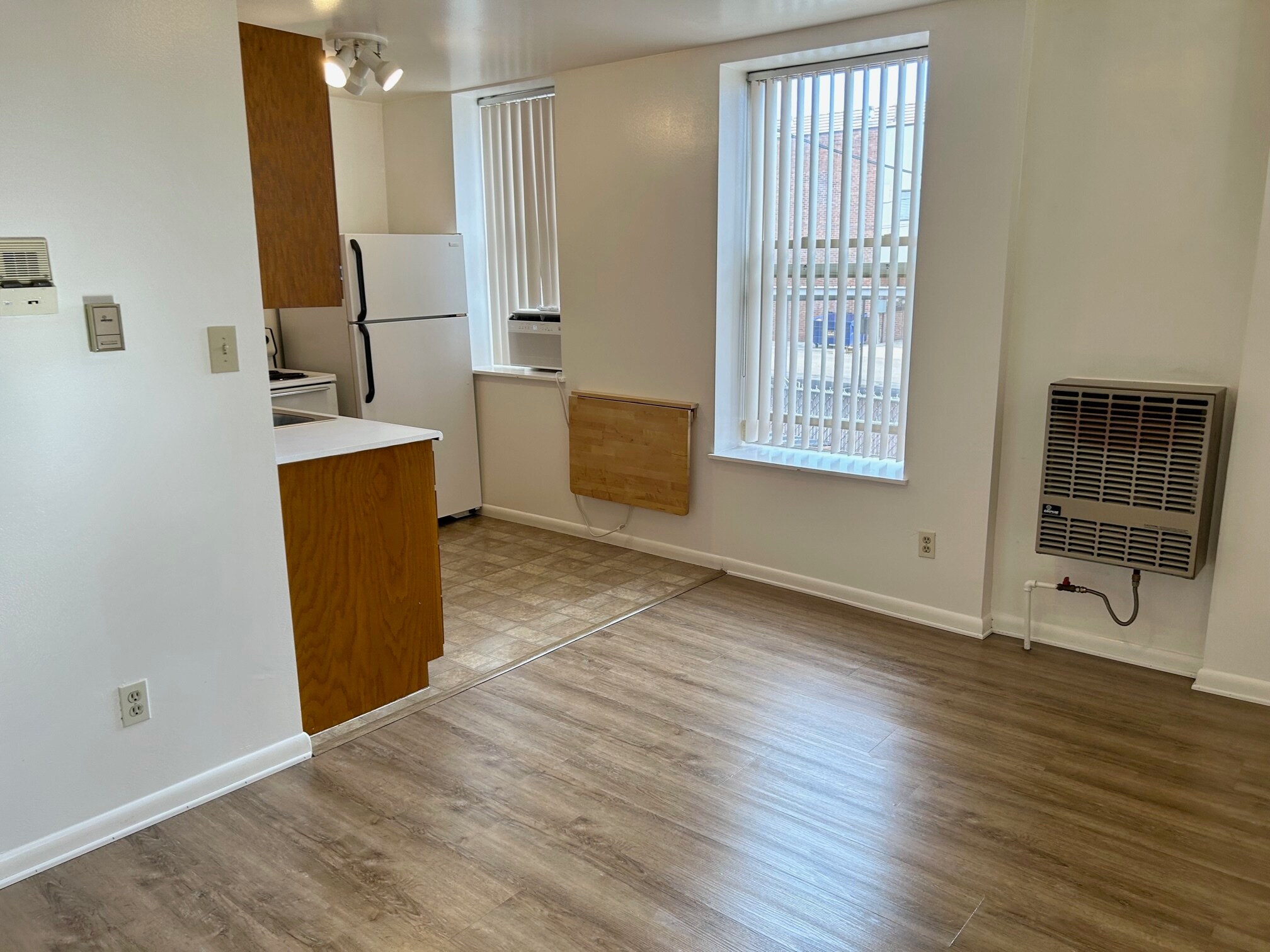 Building Photo - 454 S 500 E