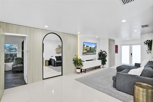 Building Photo - 9181 Byron Ave