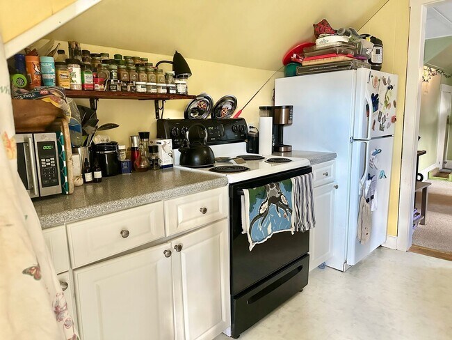 Building Photo - 66-68 Exeter St