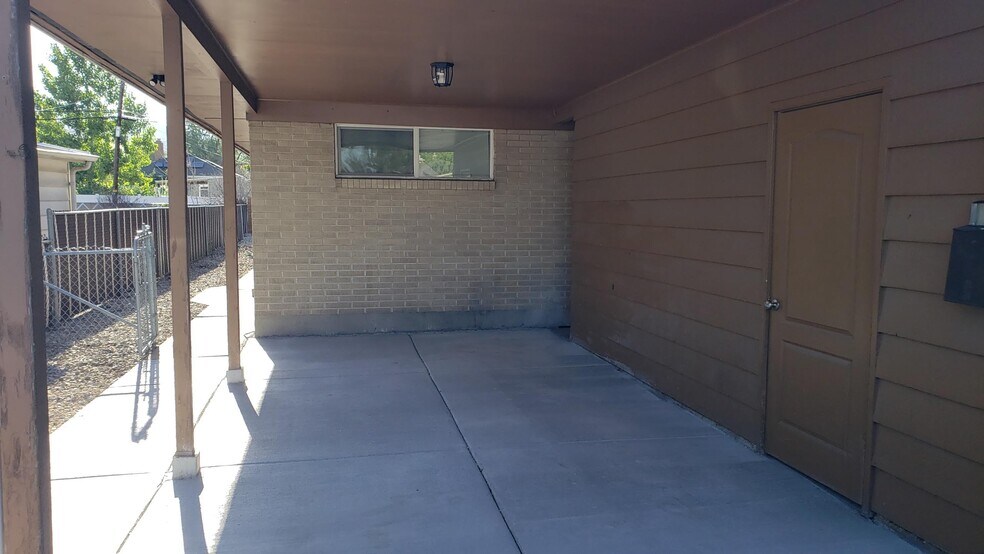 Building Photo - 560 N 900 W