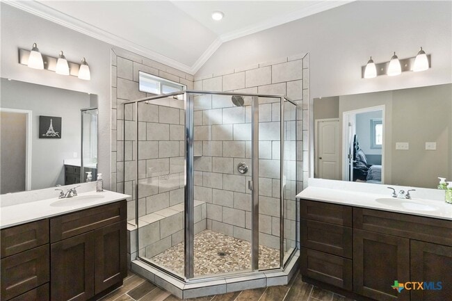 Building Photo - 8402 Ridge Crest Dr