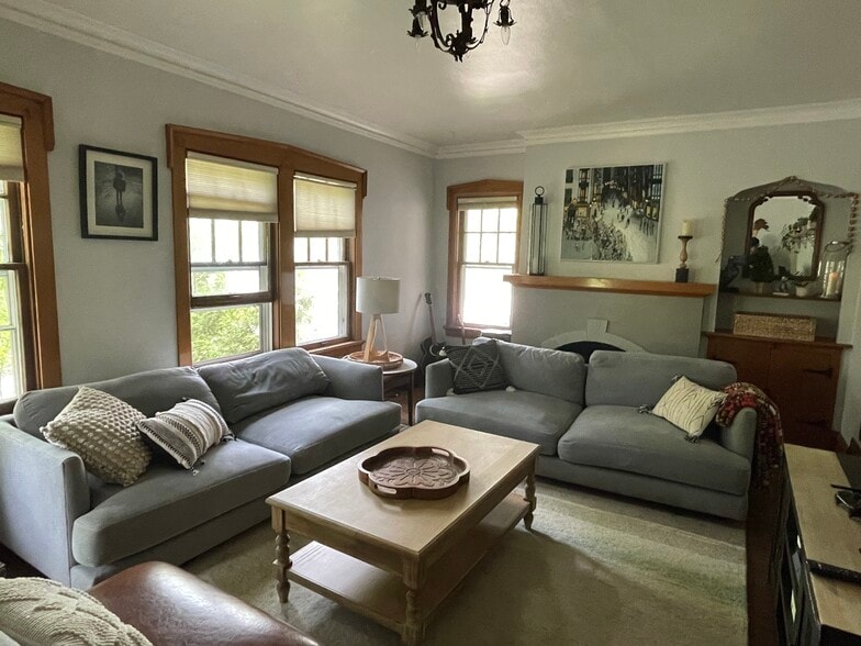 family room - 3568 N Cramer St