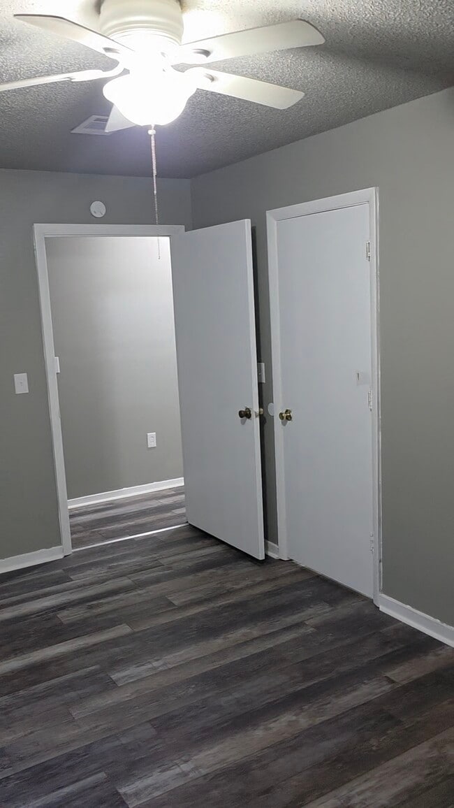 Building Photo - 505 Dorsey Ave