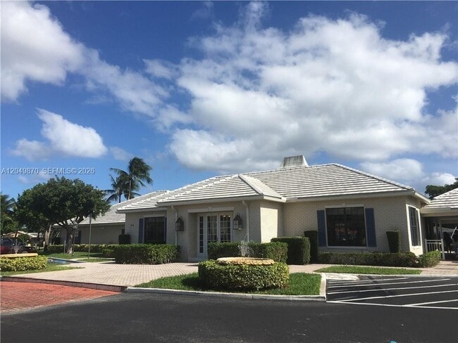 Building Photo - 110 Cypress Club Dr