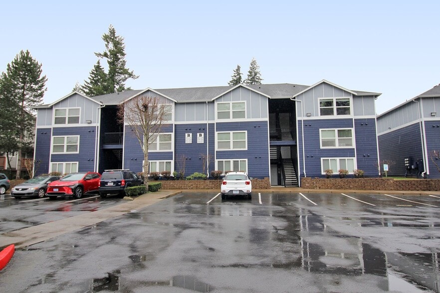 Building Photo - 683 NE 162nd Ave