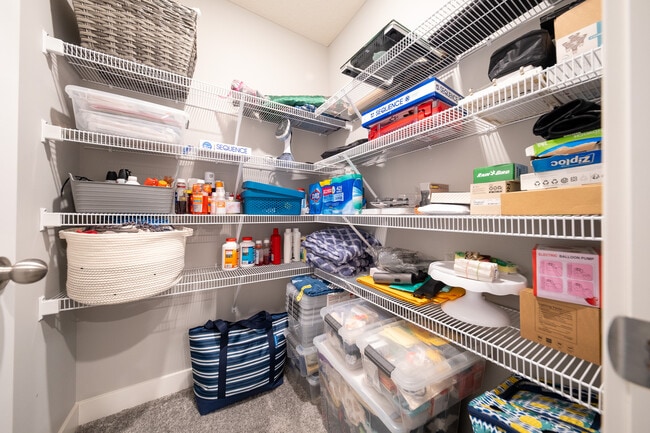 Building Photo - 8380 Abercrombie Ln