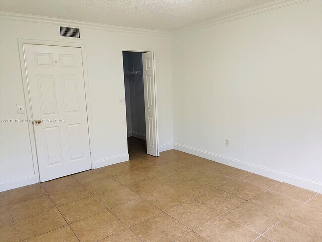 Building Photo - 8610 SW 149th Ave
