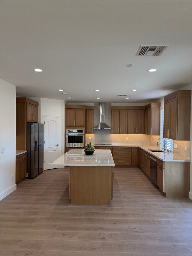 Building Photo - 2741 E Quiet Hollow Ln