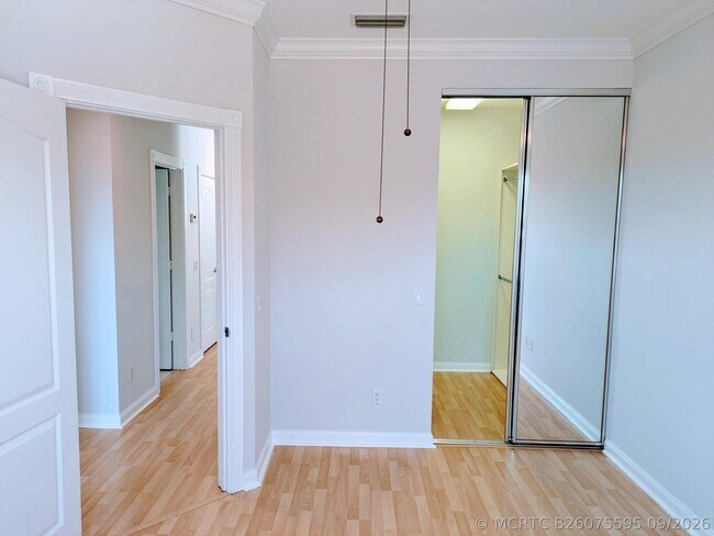 Building Photo - 143 Middlebury Dr