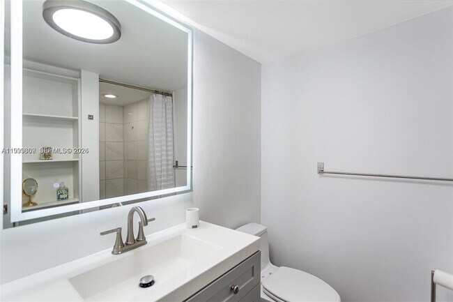 Building Photo - 5600 Collins Ave