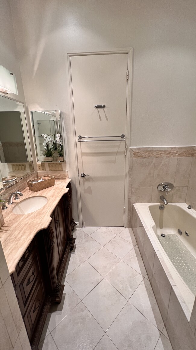 Master Bathroom - 1271 Stoner Ave