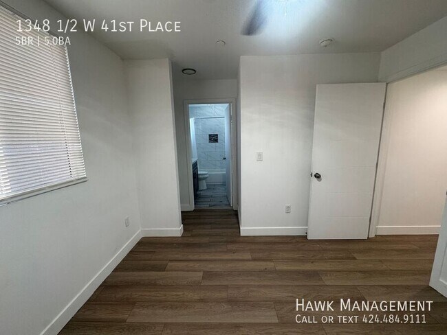 Building Photo - 1348 1/2 W 41st Place-