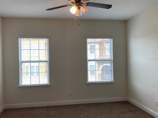 Building Photo - 1704 Lobelia Dr