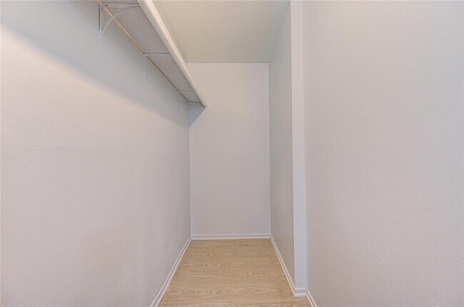 Building Photo - 236 E Castle Harbour Dr