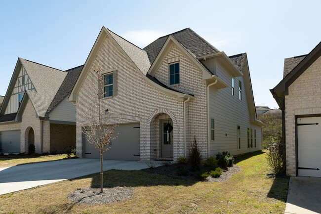 Building Photo - 2134 Springfield Dr