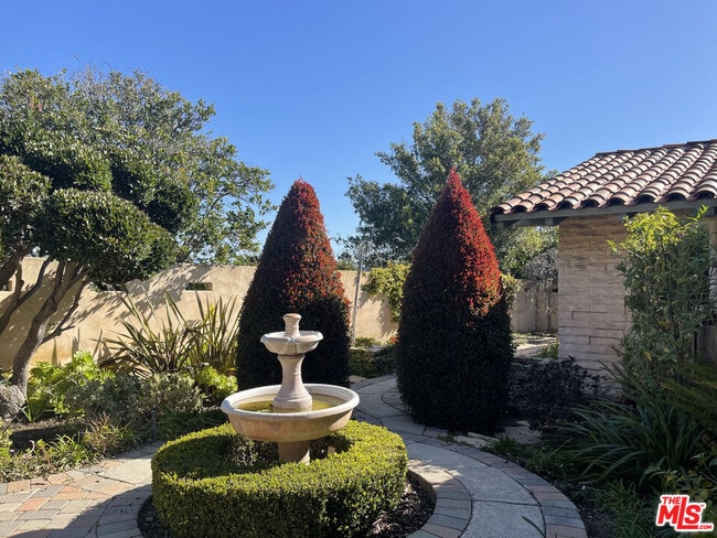 Building Photo - 10723 Stradella Ct