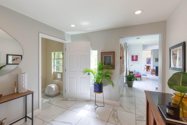 Building Photo - 1019 N K St