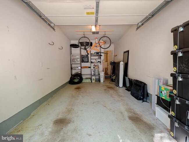 Building Photo - 12854 Fair Briar Ln