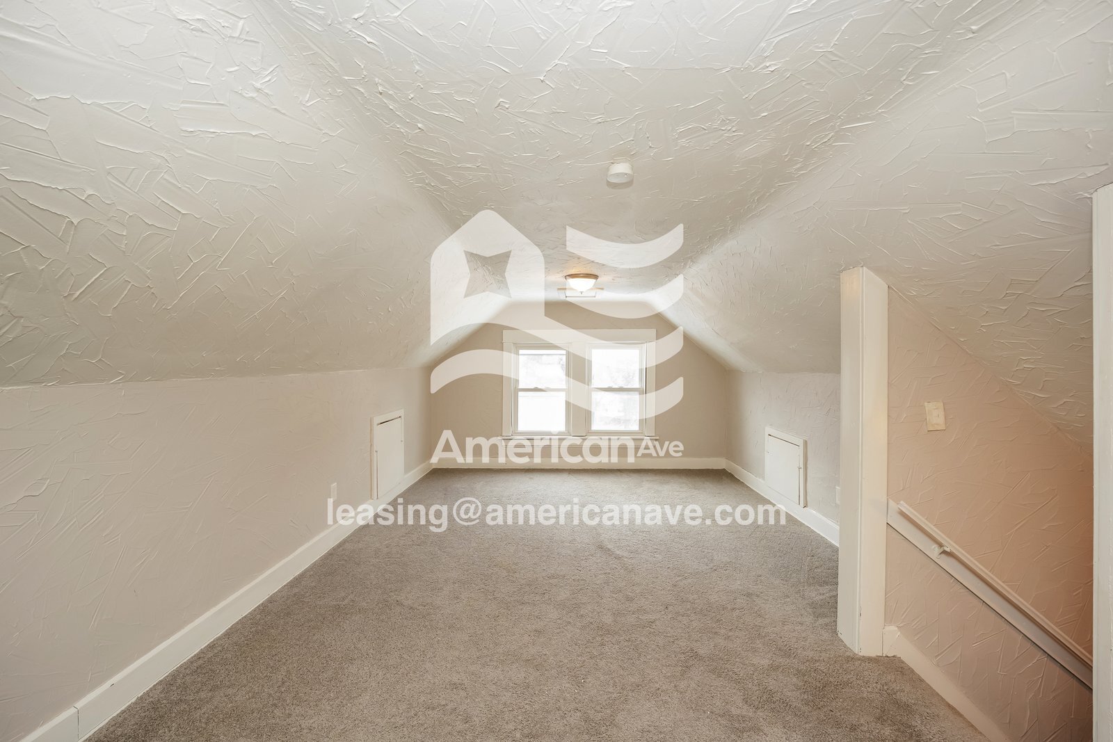 Building Photo - 1027 Delia Ave