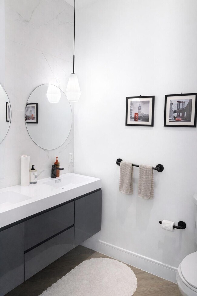 Building Photo - 192 Congress St