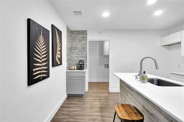 Building Photo - 7408 Meadowview Terrace