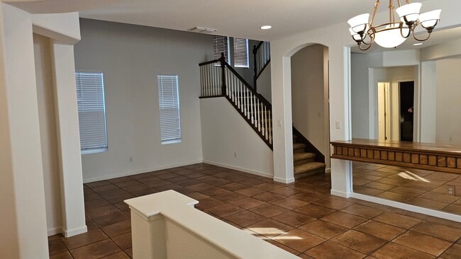 Building Photo - 5012 Crest Dr