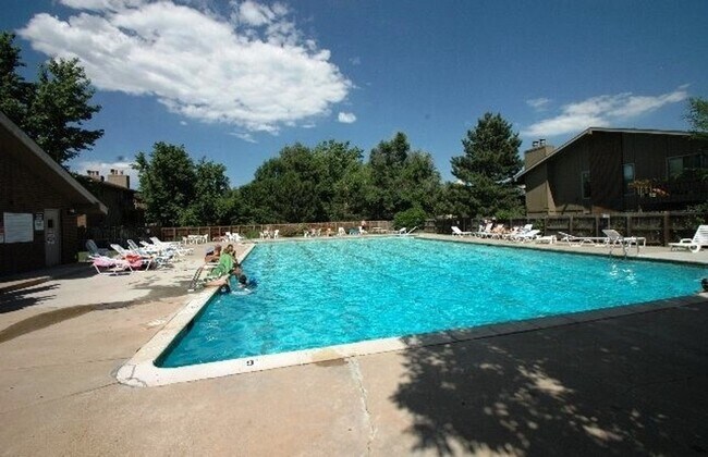 Building Photo - Two Bedroom Condo At Aspen Grove In North Boulder