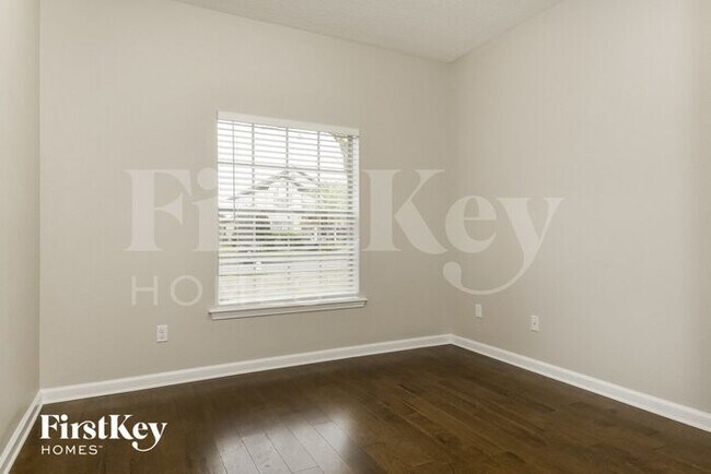 Building Photo - 664 Porta Rosa Circle