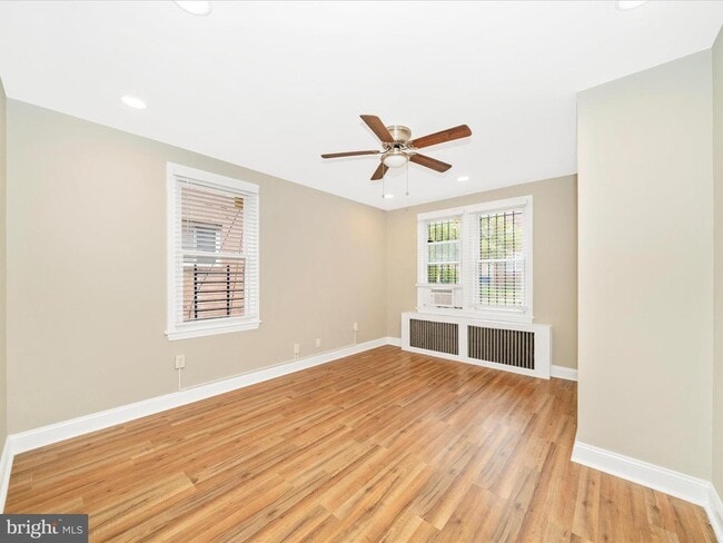 Building Photo - 4215 Dix St NE