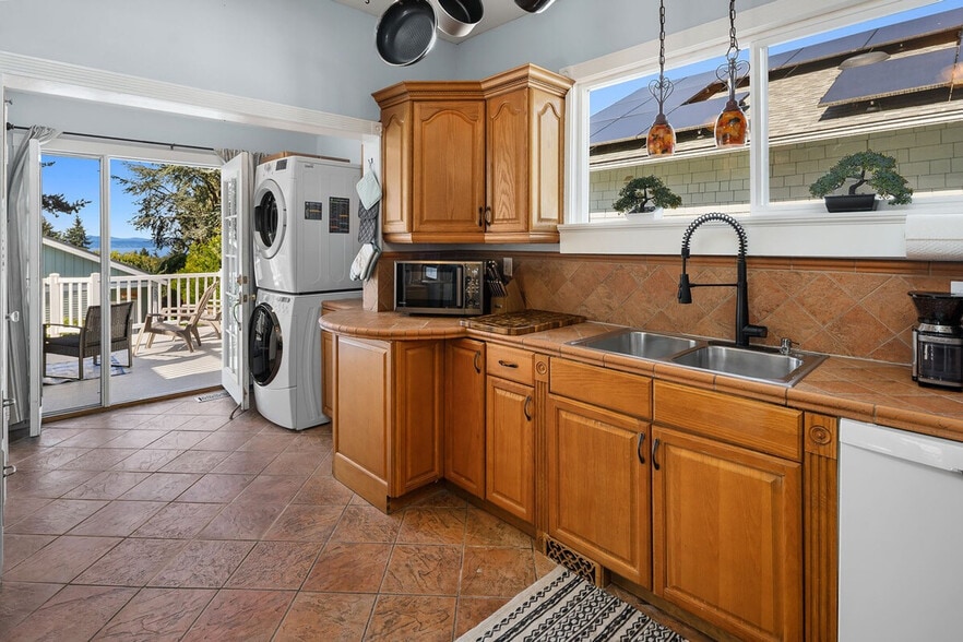 Building Photo - 3668 SW Othello St