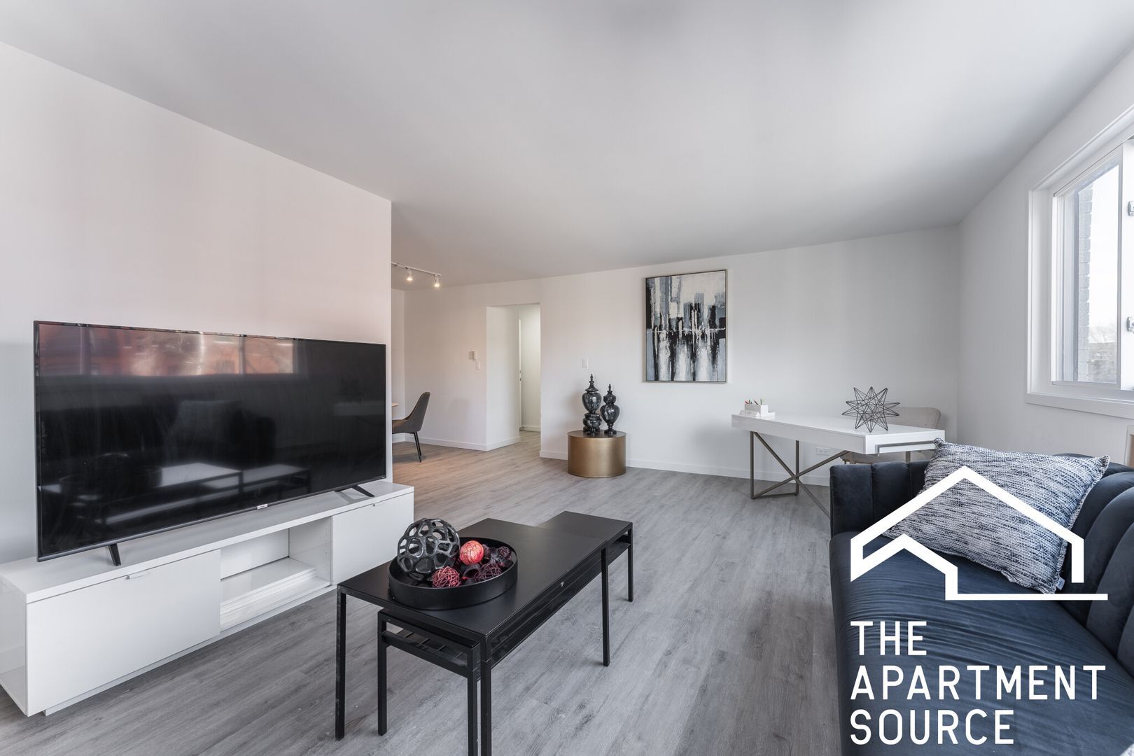 Building Photo - 7619 N Sheridan Rd