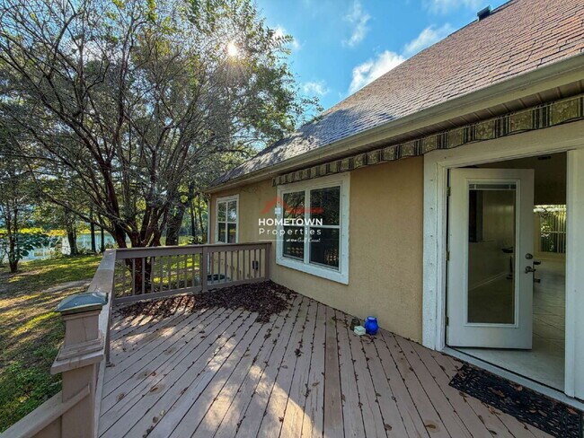 Building Photo - 1490 Chalet Pl