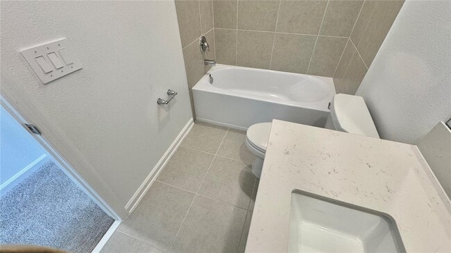 Building Photo - 325 Sol Vis Dr