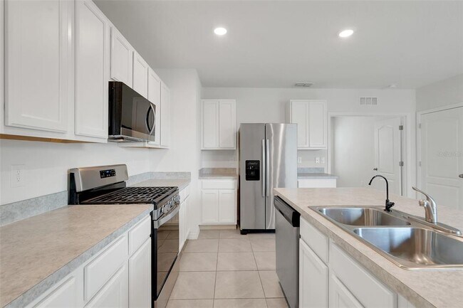 Building Photo - 3881 Brant Pl